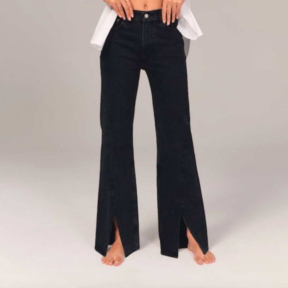 Abercrombie 90’s High Rise Relaxed Jeans
